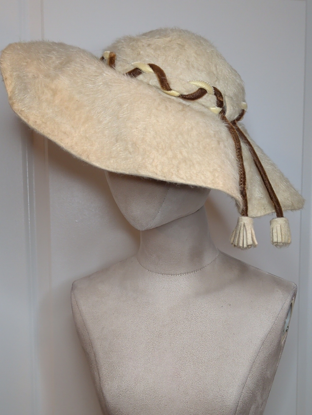 Vintage 50s Merri Soie Cream Wide Brim Mohair Hat Boho Braided Winter Mountain